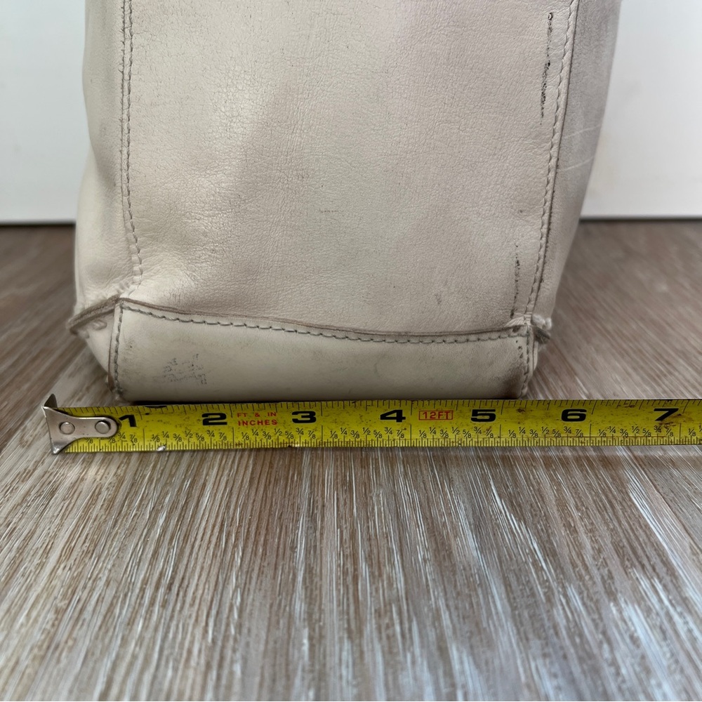 The Sak Cream and Brown Shoulder Bag - Picture 5 of 11